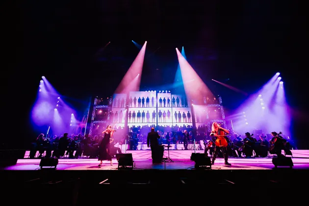 Concert finale with full orchestra