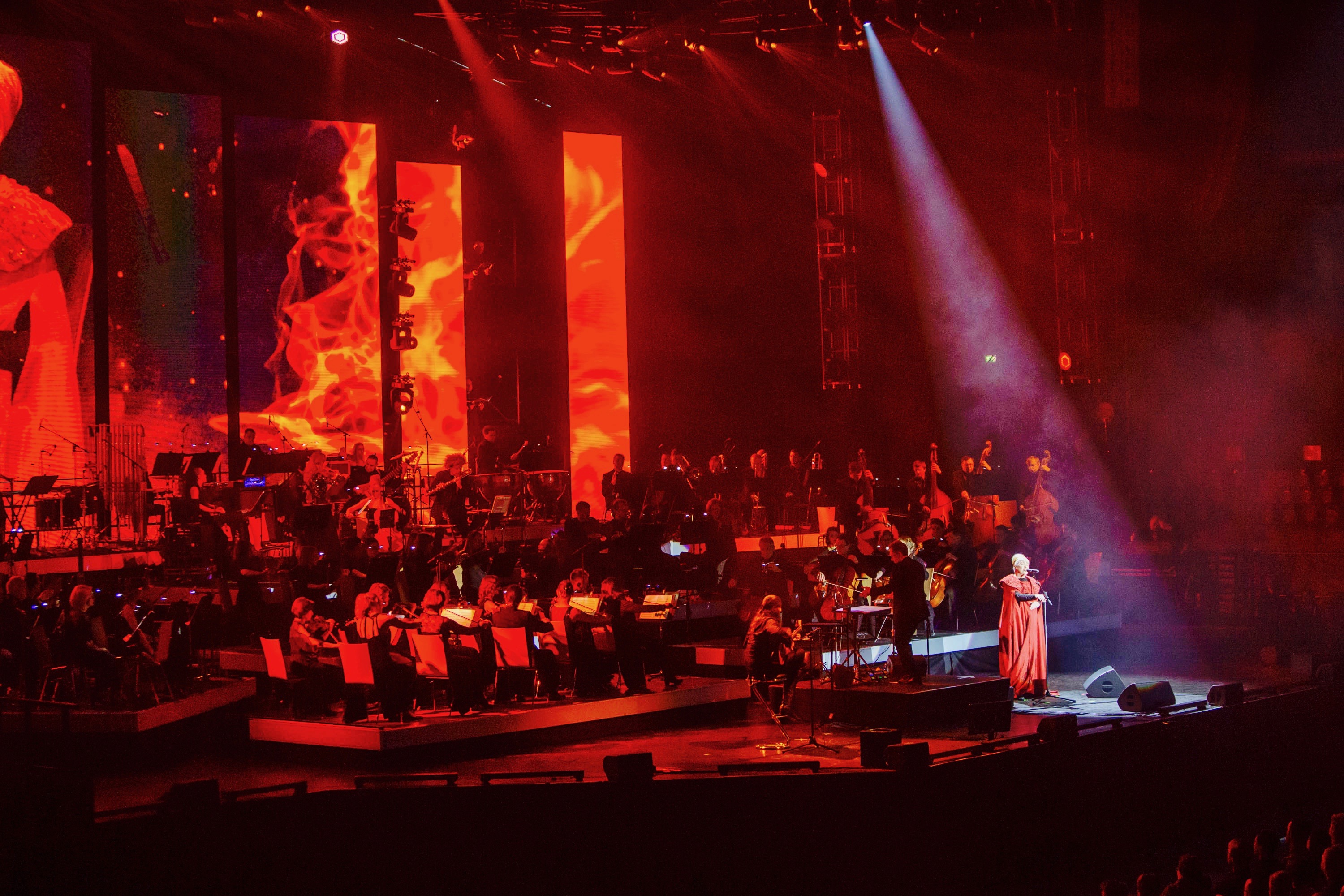 Zimmer orchestra. Hans Zimmer Concert. ЦСКА Арена концерт Hans Zimmer. Ханс Циммер ВДНХ. Hans Zimmer - the World of Hans Zimmer - a Symphonic Celebration (2019).